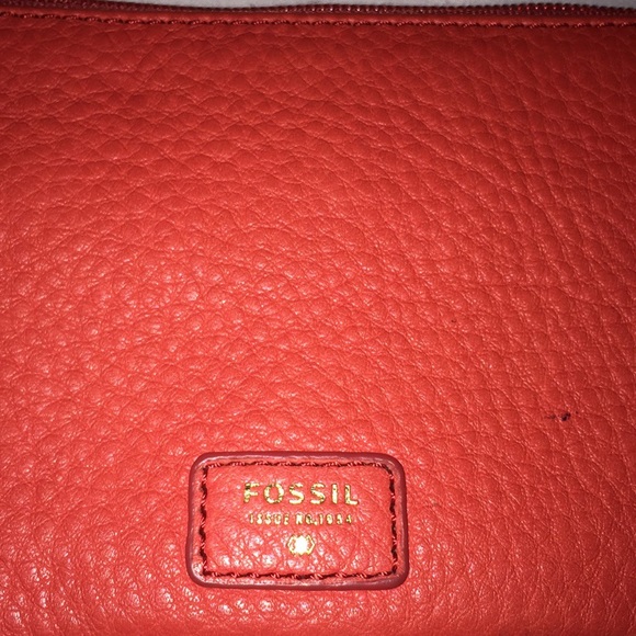 FOSSIL // Red-Orange LEATHER Wallet - Picture 5 of 7